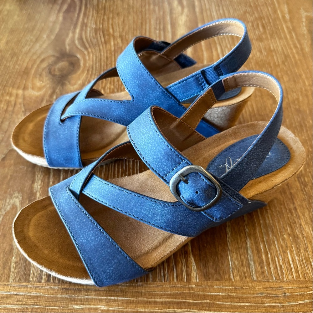 Sofft Blue Suede Crisscross Slingback Sandals